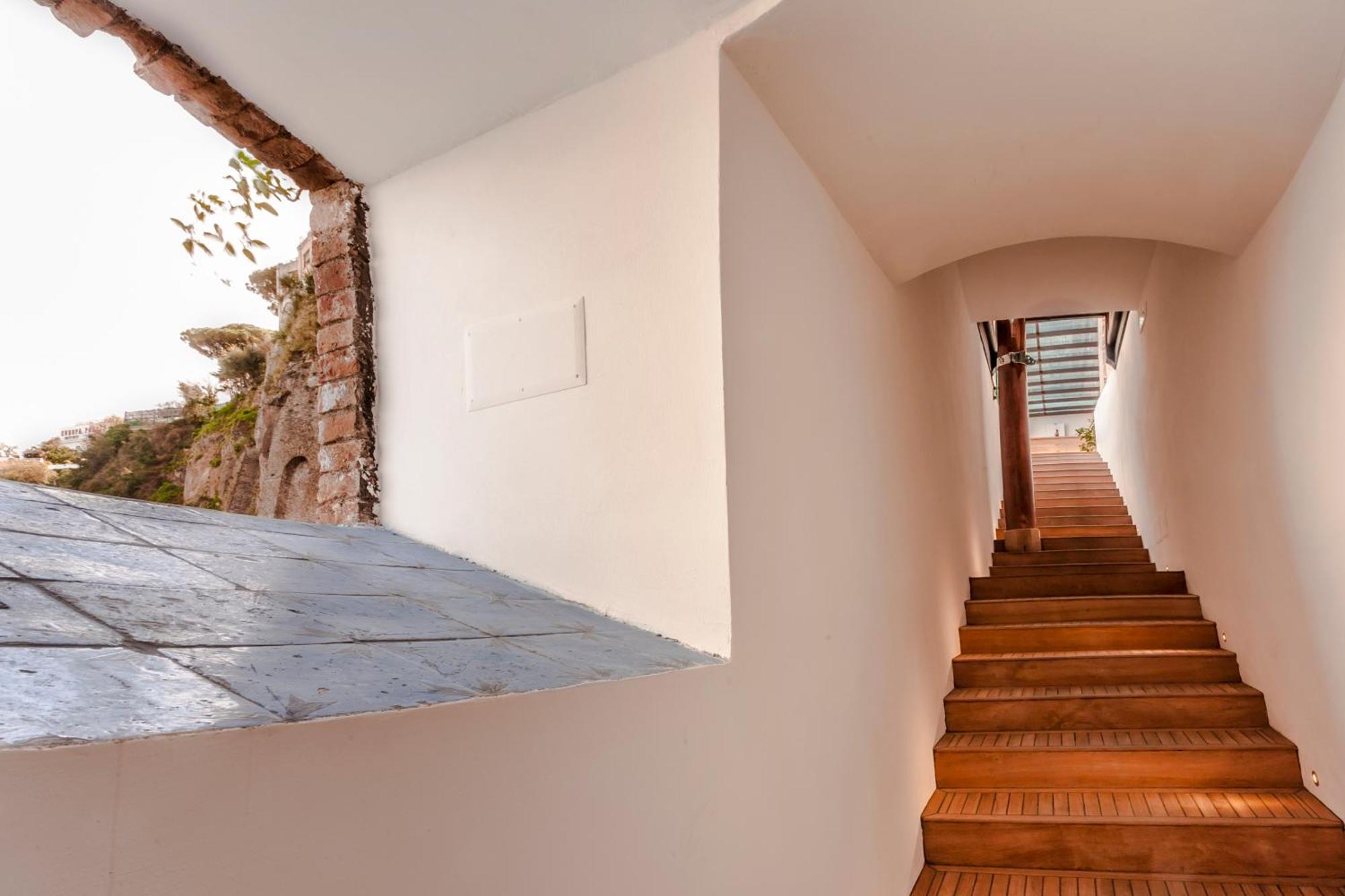Yacht Club Capo Cervo Suites B&B Sorrento Exteriér fotografie